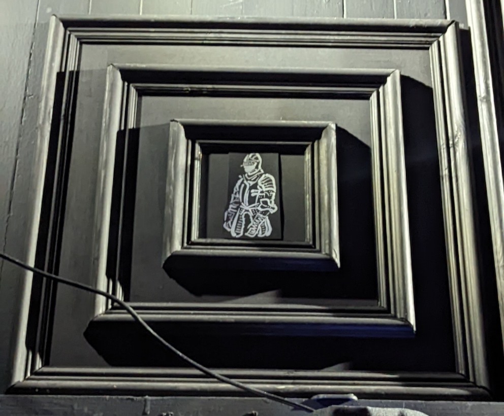 medium frame sculpture 1