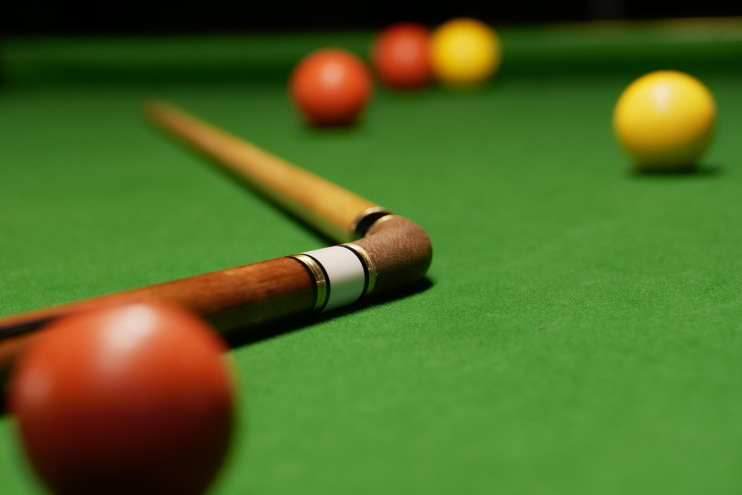 The Curved Cue