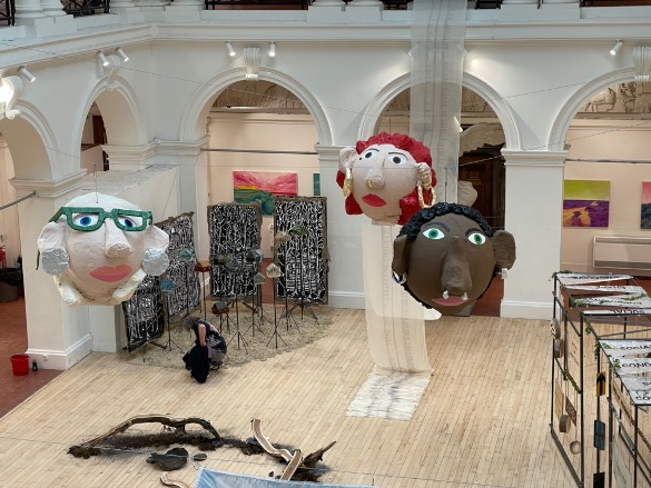 big heads get bigger